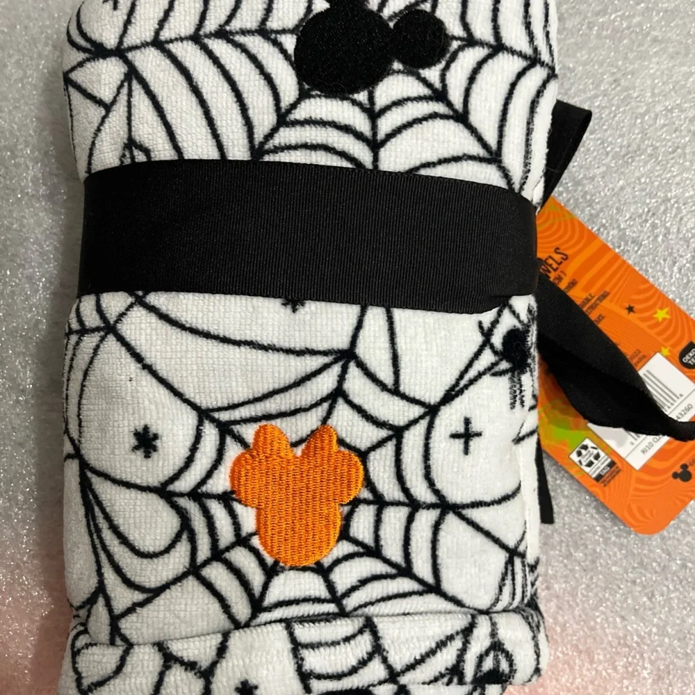 Disney Halloween Mickey and Minnie Spider Web Blanket